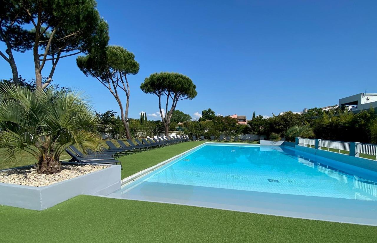 Residence De Tourisme Domaine De Janus รูองส์ ภายนอก รูปภาพ